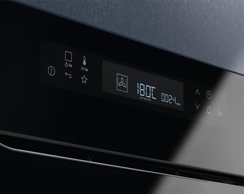 Электрический духовой шкаф Electrolux EOB7S31Z черный